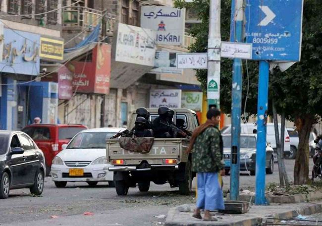 الحوثي يقيد شركات الصرافة في صنعاء بشروط تعجيزية للحولات المالية