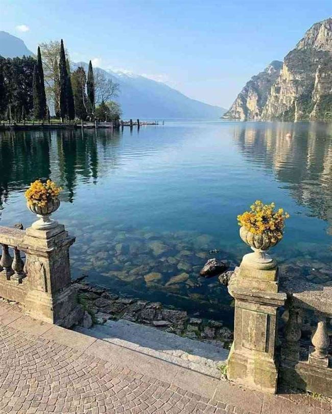 إيطاليا.. بحيرة غاردا تنكمش لأدنى مستوى لها في التاريخ