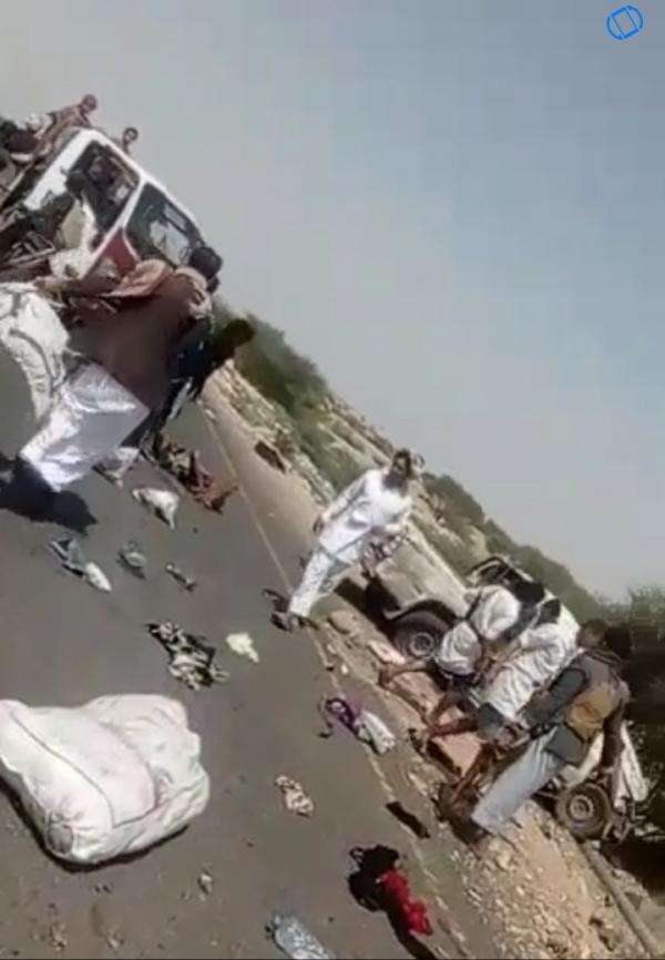 سقوط 14 ضحية في حادث مروري بشع بالجوف.. احترقت سيارة وشاحنة نقل مشتقات نفطية