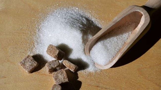 ماذا يفعل السكر في خلطات العناية بالبشرة والشعر؟