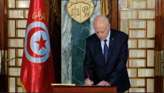قيس سعيّد يصادق على دستور تونس الجديد