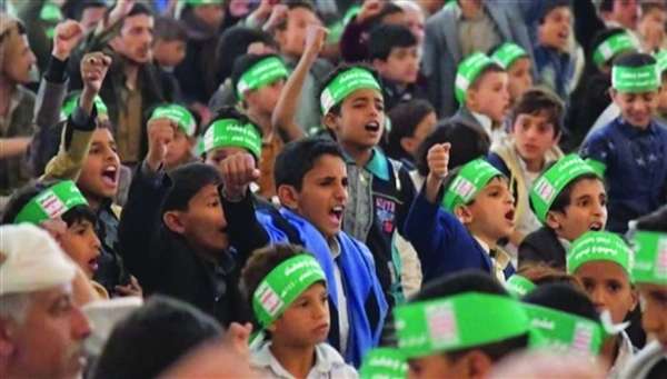 لإسقاط حجة صرف المرتبات.. الحوثيون يستبدلون آلاف المعلمين من عناصرهم