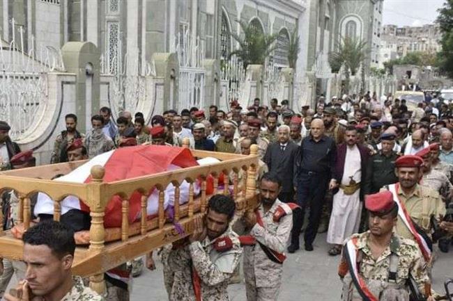 العضو البارز في لجنة إغتيال حميدي.. الآلاف يشيعون جثمان عدنان المحيا في تعز