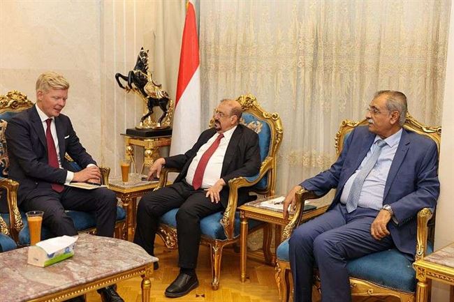 شيخ مجلس اليمن للمبعوث الأممي: الشعب دفع ثمن الهدنة مع الحوثي باهضا وعليكم القيام بمهامكم