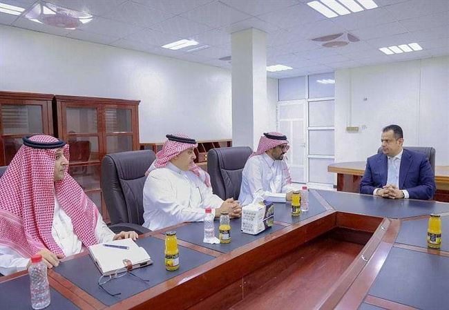 السعودية ترد على طلب عضو المجلس الرئاسي بإقالة معين عبدالملك بصفعة قوية وتدعم الأخير