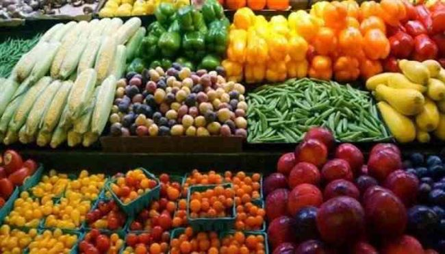 الطماطم يسجل 1000 ريال للكيلو.. أسعار الخضروات والفواكه اليوم الاربعاء