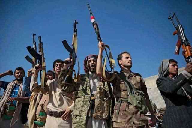 صحيفة إماراتية تكشف : الحوثي يغير تكتيكه القتالي 