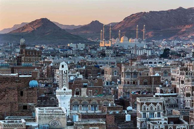 الكشف عن كواليس مرعبة لشقيق عبدالملك الحوثي .. ضربت مستقبل 60 ألف طالب في صنعاء