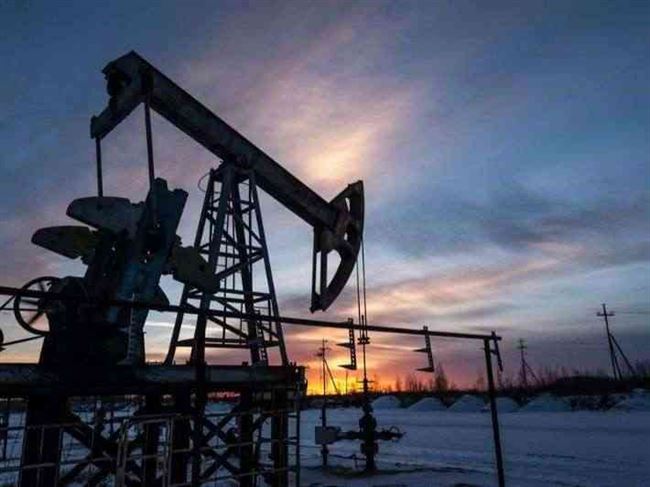 أسعار النفط ترفع خسائرها مع زيادة الإمدادات.. وبرنت يهبط لـ93.6 دولار