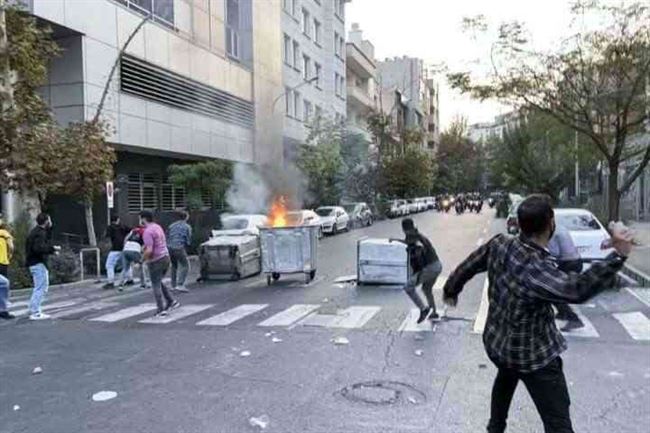 تواصل الاحتجاجات في إيران لليوم السادس.. وعدد القتلى في ارتفاع