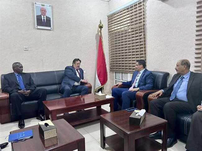الحكومة تبحث خطة عملية نقل نفط صافر