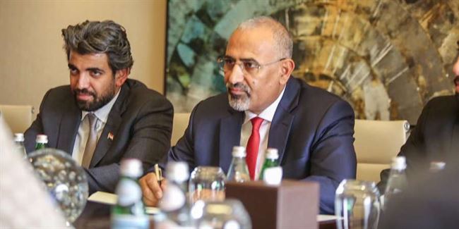 البيض يعلن رسميا تفاصيل لقاء الزُبيدي والمبعوث الأمريكي.. دون شروط مسبقة