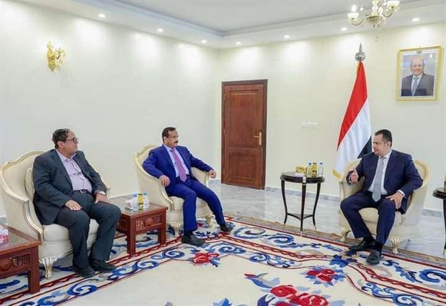 الحكومة تشدد على مضاعفة جهود سلطة شبوة لتحسين خدماتها للمواطنين
