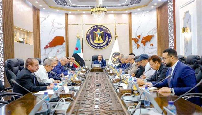 الانتقالي يخاطب العليمي: يجب إيقاف التصرفات الانفرادية في منح الدرجات الوظيفية