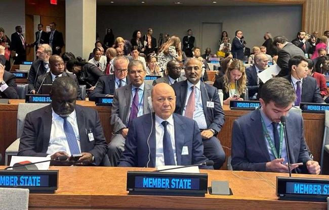 العليمي والزبيدي يشاركان بقمة الطموح المناخي