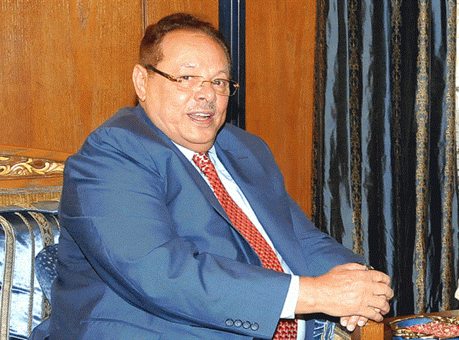 الرئيس الجنوبي علي ناصر محمد يرسل تهنئة للشعب اليمني