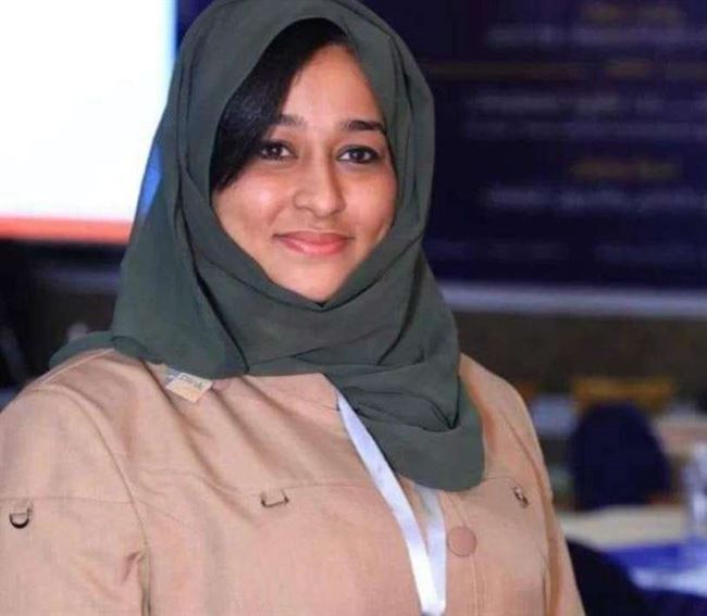 تم سجنها بغرفة تحت الأرض.. العفو الدولية: تطالب الحوثيين بإنهاء محاكمة فاطمة العرولي