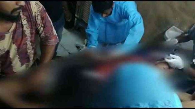 بالفيديو.. إصابة عامل بقصف حوثي استهدف مجمع أخوان ثابت بالحديدة