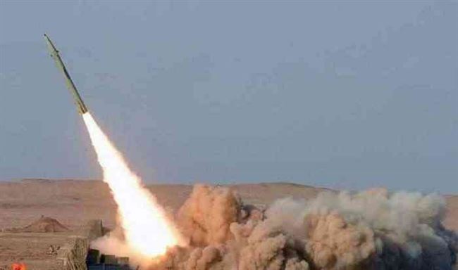 الحوثيون يطلقون صاروخ باليستي من صنعاء ليسقط في معقلهم الرئيس