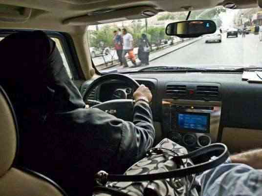 قادة الحوثي يدربون نسائهم قيادة السيارات بصنعاء خوفا من الموت وحسن زيد فضحهم
