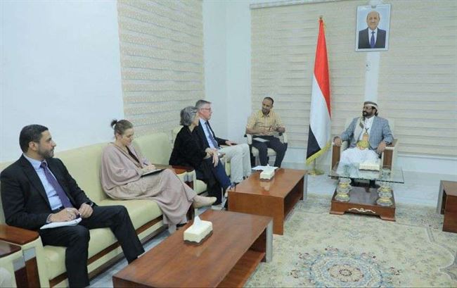 الرئاسي يعلن استعداده فتح طرق رئيسية إلى صنعاء والبيضاء خلال 48 ساعة بإشراف أممي
