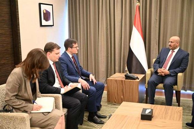 العميد طارق صالح يؤكد على دور موسكو في دعم السلام باليمن