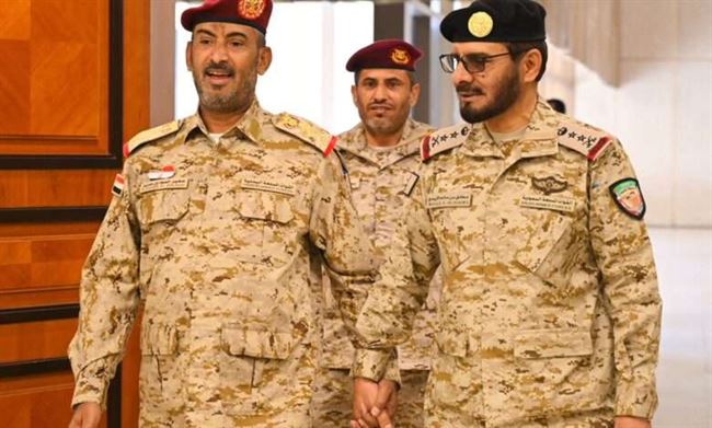 العمليات العسكرية على طاولة قائد القوات المشتركة ورئيس هيئة الأركان