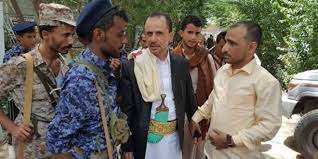 الحاكم العسكري في تعز يوجه بتسليم كافة جبهات القتال ضد الحوثي لقيادات إخوانية