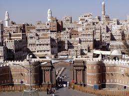 الحوثيون يحولون مسجداً في صنعاء مشغلاً للخياطة وآخر إلى سجن