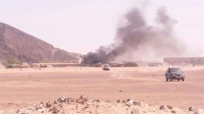 الحوثيون يستهدفون بصاروخين باليستيين معسكر صحن الجن بمأرب وانفجارات عنيفة تهز المدينة