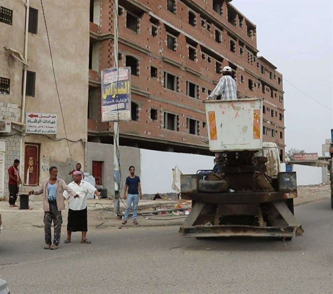تدشين اعمال صيانة أعمدة الانارة بشوارع الشيخ عثمان