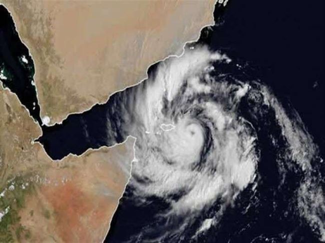 إعصار جاتي ينحرف ويتجه مساره إلى خليج عدن
