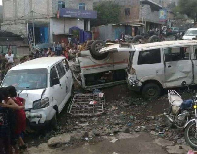 وفاة وإصابة 12 شخص.. سائق شاحنة يدهس مواطنين في سوق شعبي بتعز