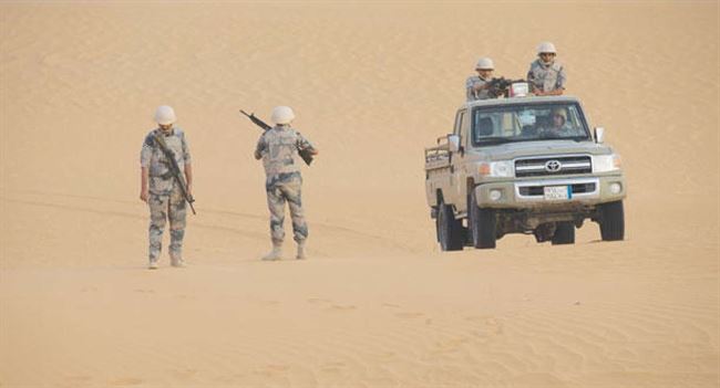 نصفهم يمنيين.. السعودية تضبط اكثر من 600 شخص حاولوا عبور حدودها