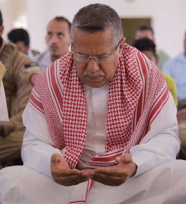 بن دغر يعزي في وفاة صافيناز