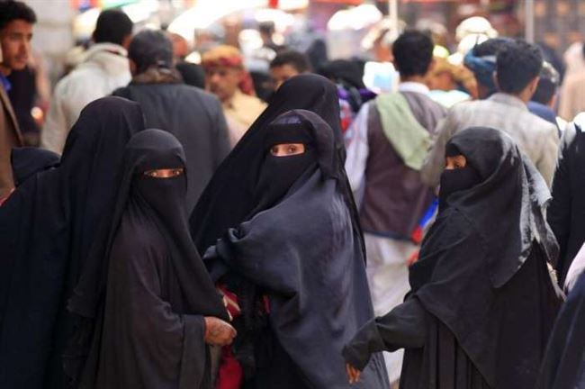 قيادي حوثي يهدد بإغلاق اتحاد نساء اليمن بصنعاء