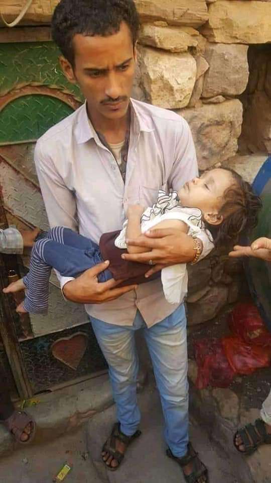 جريمة بشعة تهز اليمن .. الحوثيون يقتلون امرأة أمام أطفالها في إب (صور)
