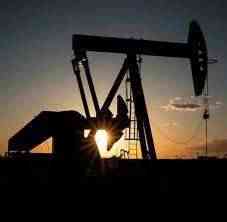 أسعار النفط تتجه صوب خسارة أسبوعية بفعل الضبابية المرتبطة بأوميكرون
