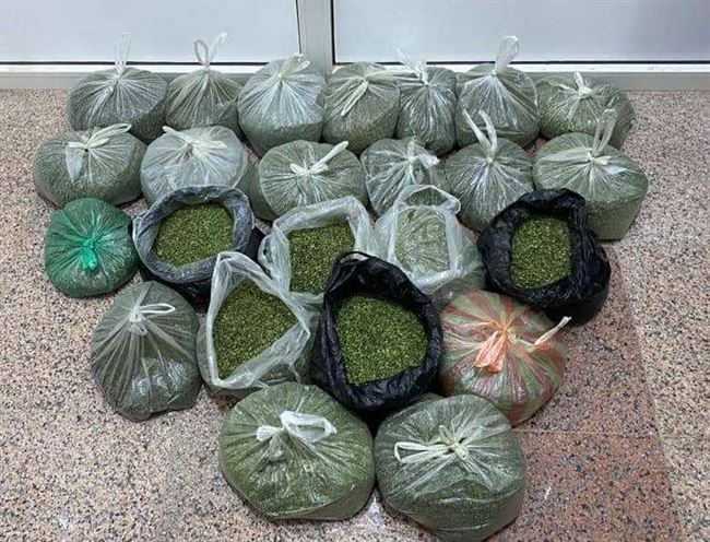 إحباط محاولة تهريب أكثر من 23 كليو من القات عبر مطار سيئون الدولي