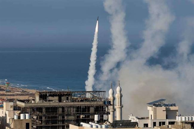 صواريخ حـماس تصيب قاعدة إسرائيلية بها صواريخ نووية
