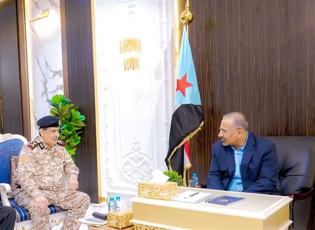 رسالة لذراع إيران في اليمن.. القوات البحرية في عدن تعلن استعدادها لحماية الملاحة الدولية