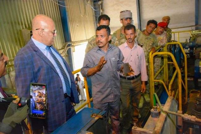 تحرك لإنهاء سيطرة الإخوان على الكهرباء.. محافظ تعز يتفقد صيانة بمحطة عصيفرة