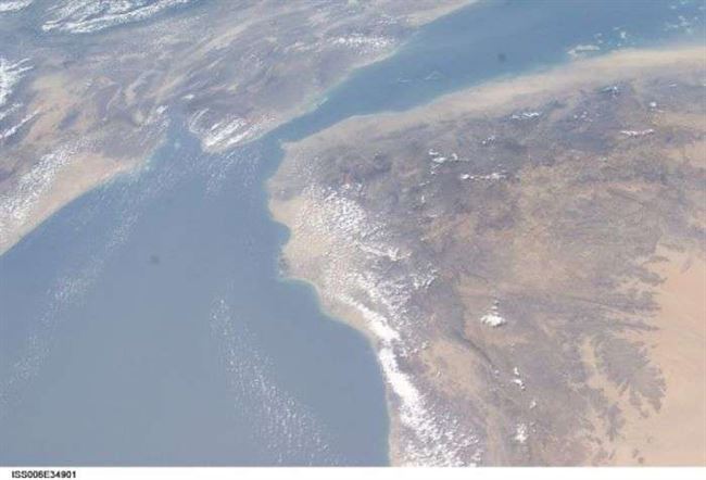 كشف المستور.. الحوثي ينفذ خطة إسرائيلية بشأن مضيق باب المندب