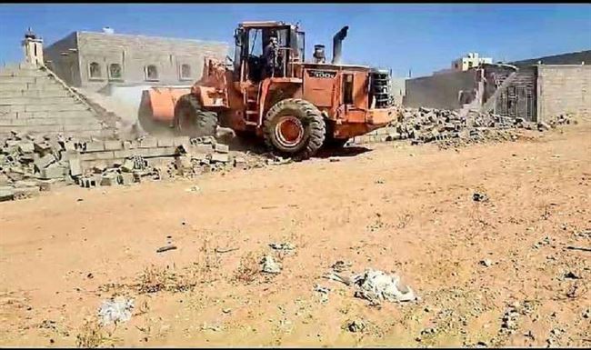 سلطات شبوة تزيل البسط العشوائي في عتق