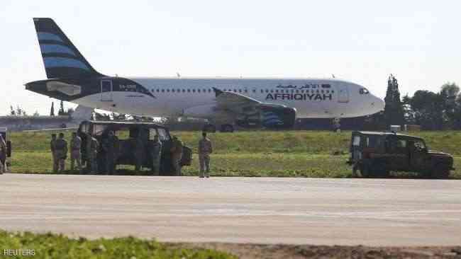 إطلاق سراح العشرات من ركاب الطائرة الليبية المختطفة