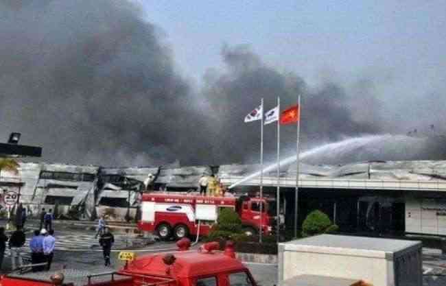 حريق في أحد مصانع سامسونج بسبب البطاريات…!