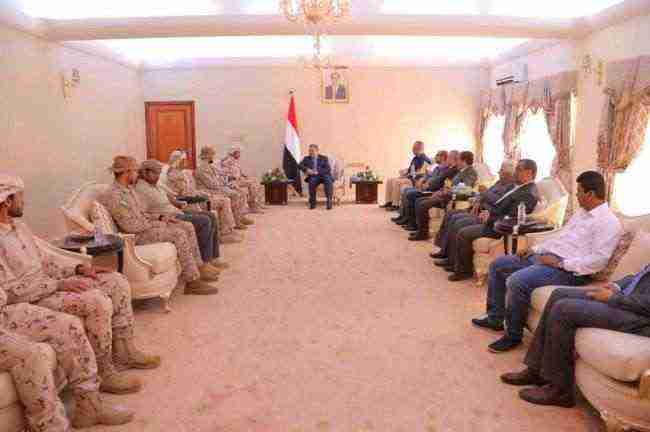 تفاصيل لقاء رئيس الوزراء  بقيادات  قوات التحالف العربي بعدن