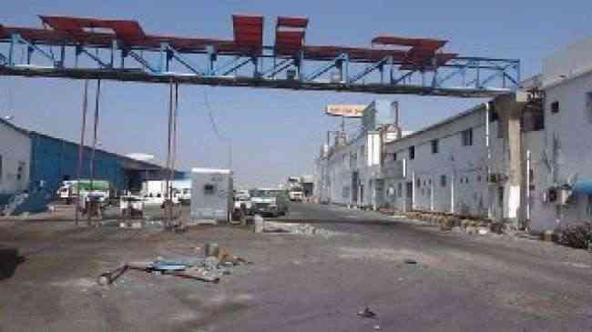 قصف حوثي عنيف على مستشفى 22 مايو ومجمع إخوان ثابت الصناعي في الحديدة