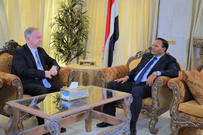 نائب رئيس مجلس النواب يلتقي السفير الأمريكي لدى اليمن