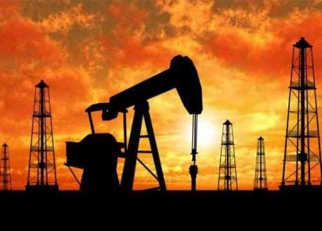 اسعار النفط ترتفع بفعل توقعات بمزيد من تخفيضات إنتاج أوبك